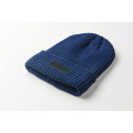 Bonnet tricot&eacute; avec revers Bleu