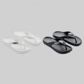 Tongs en EVA. Taille 38/39. Blanc