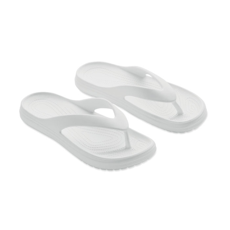 Tongs en EVA. Taille 44/45. Blanc